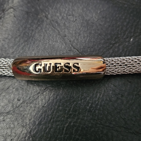 Guess Bracelet Stainless Steel & Gold Embossed Engraved Adjustable Strap Box - Picture 3 of 9